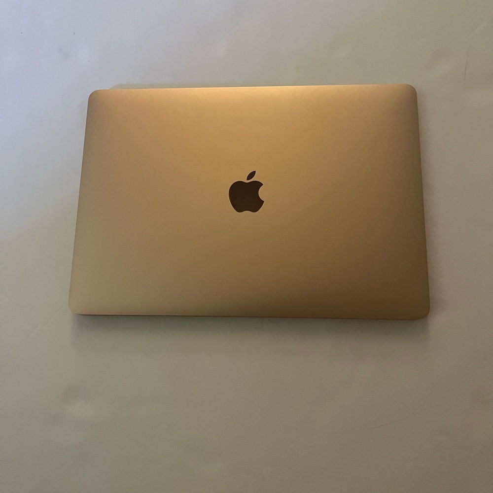 MacBook Air 13 inch Rose Gold 8 Gb